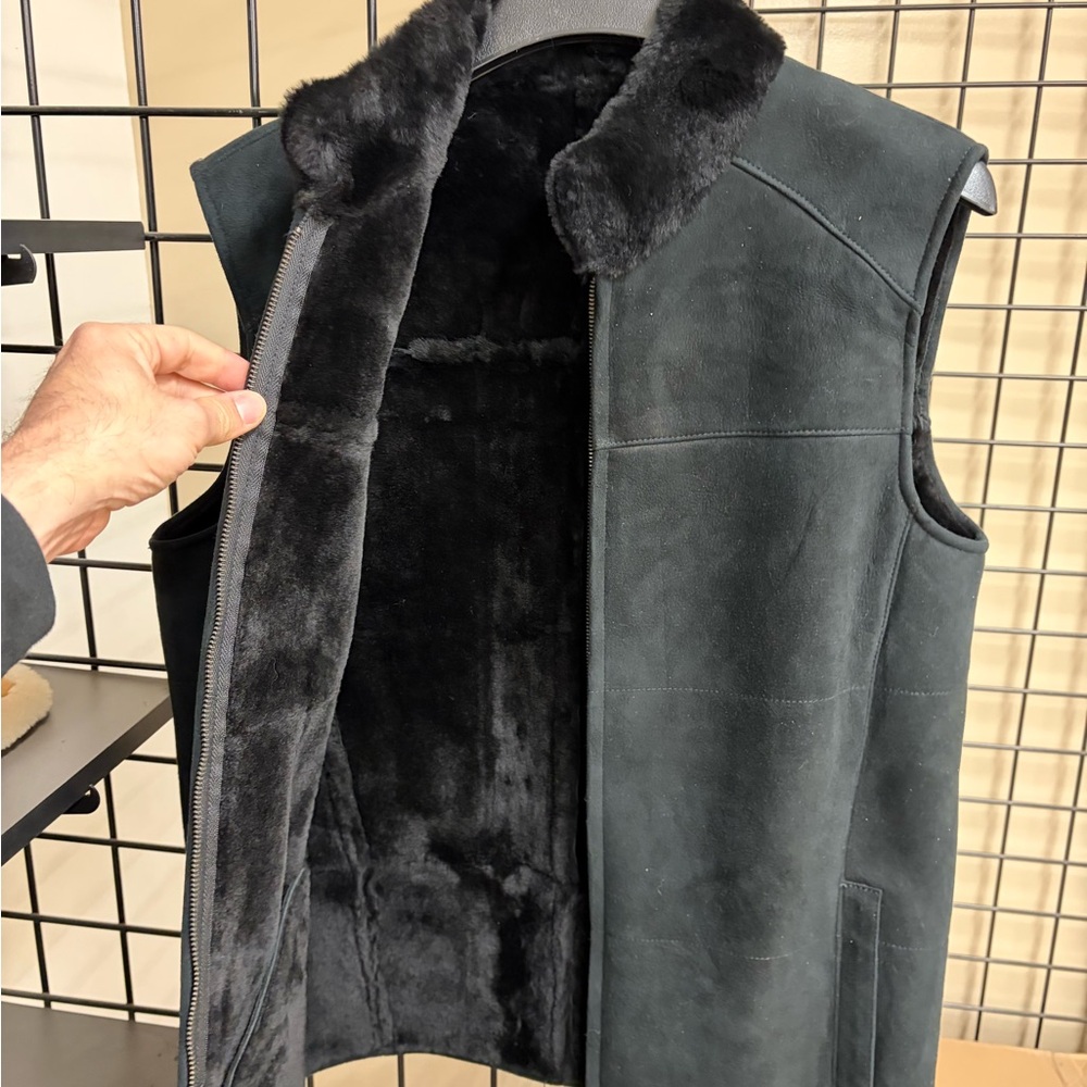 Black Genuine Shearling Vest - Classic Sleeveless Coat